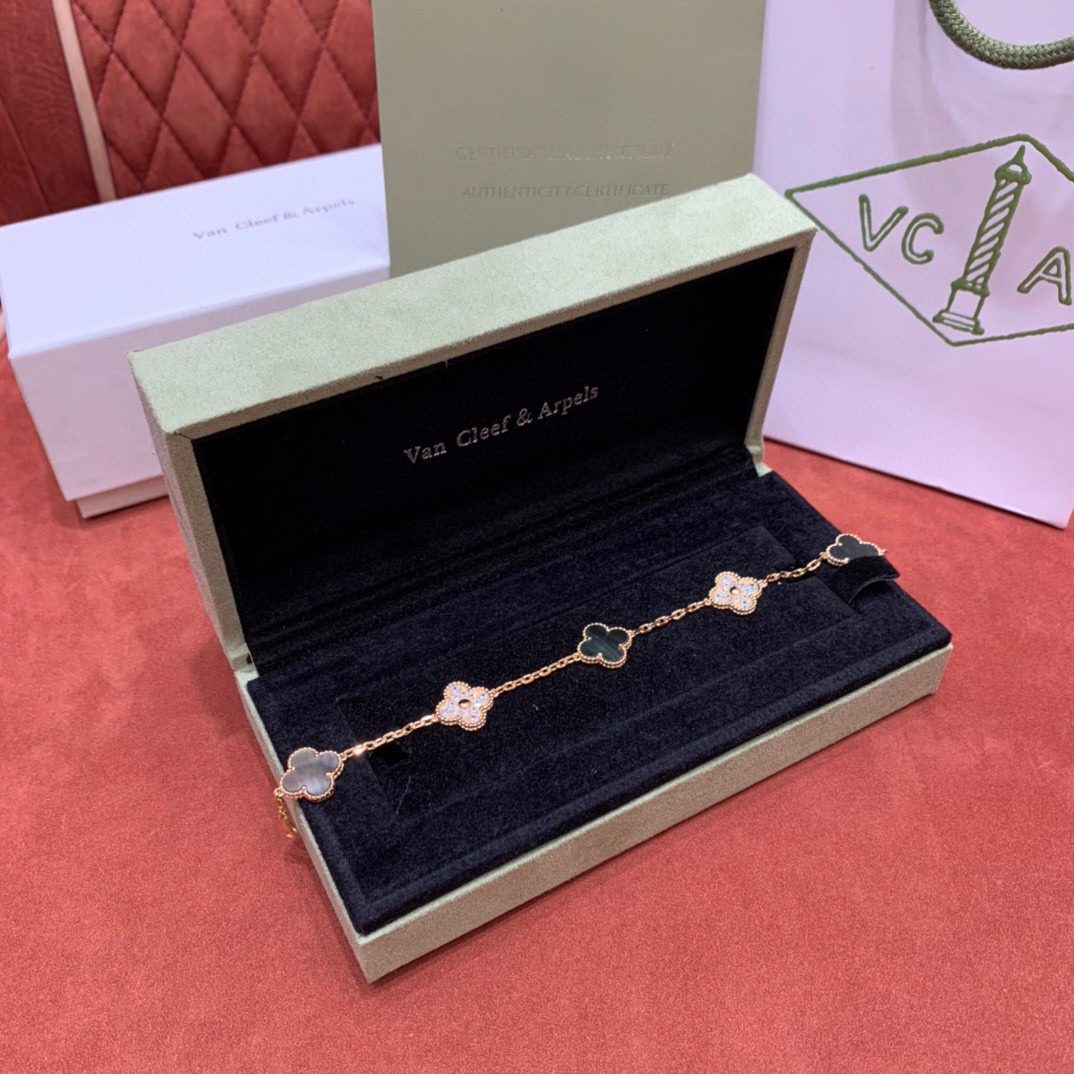 Van Cleef & Arpels Alhambra Bracelet, 5 motifs view 3