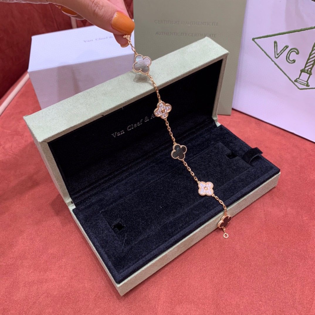Van Cleef & Arpels Alhambra Bracelet, 5 motifs view 5
