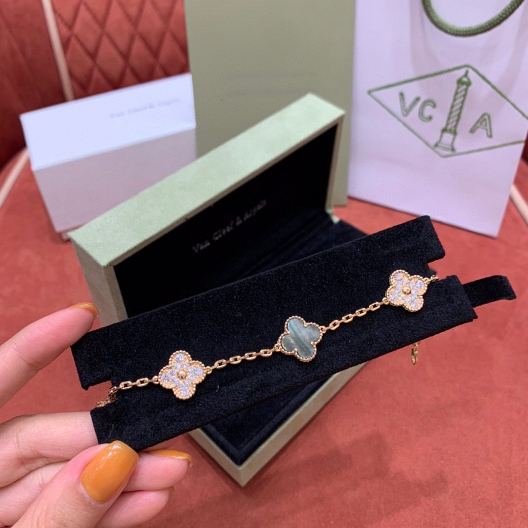 Van Cleef & Arpels Alhambra Bracelet, 5 motifs view 6