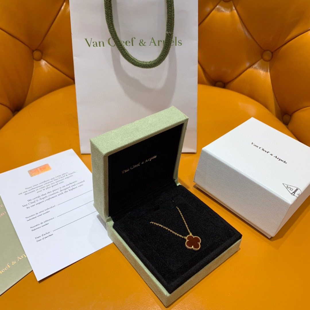 Van Cleef & Arpels Alhambra Pendant Necklace view 3