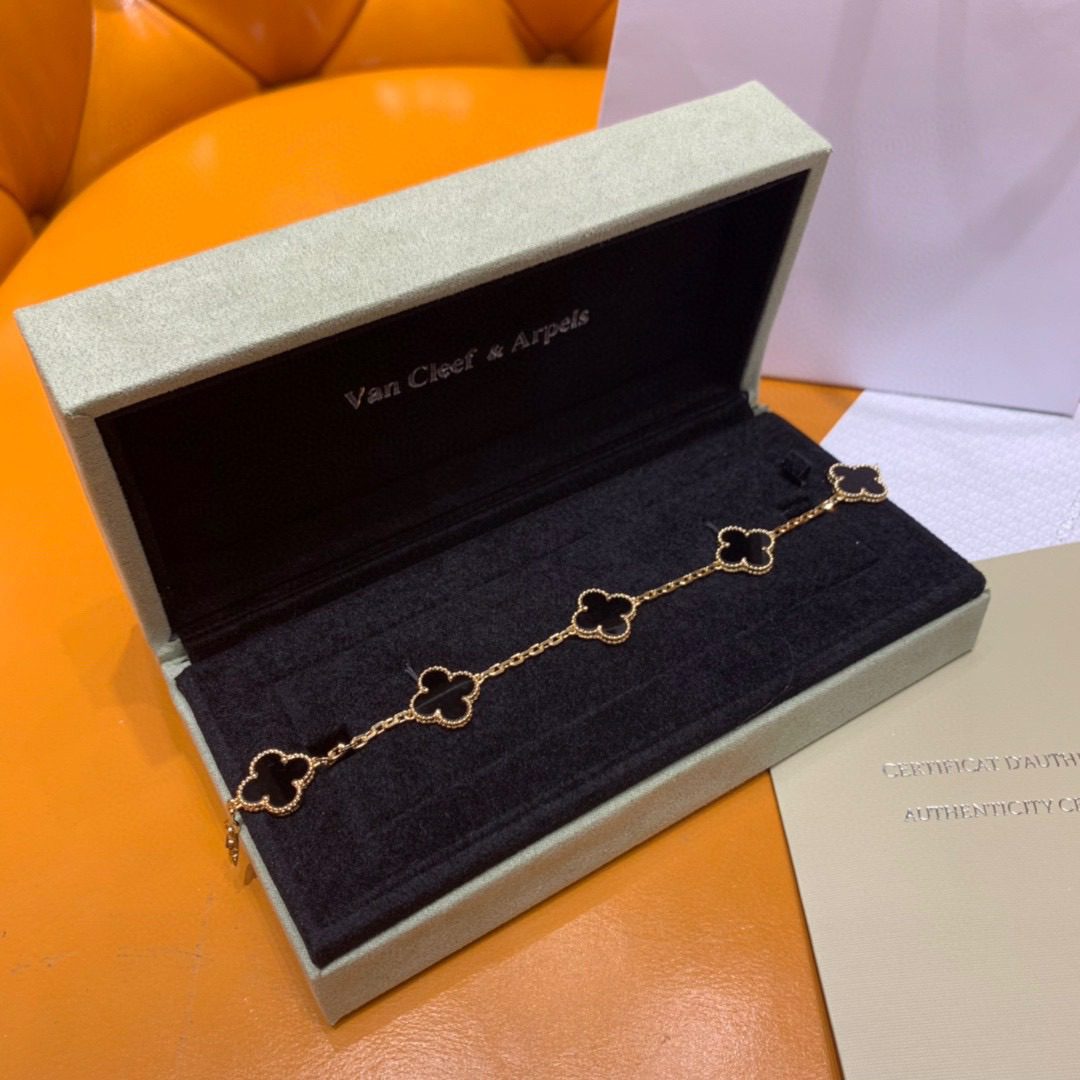 Van Cleef & Arpels Alhambra Bracelet, 5 motifs view 3
