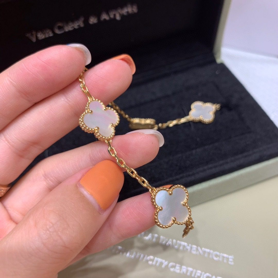 Van Cleef & Arpels Alhambra Bracelet, 5 motifs view 5