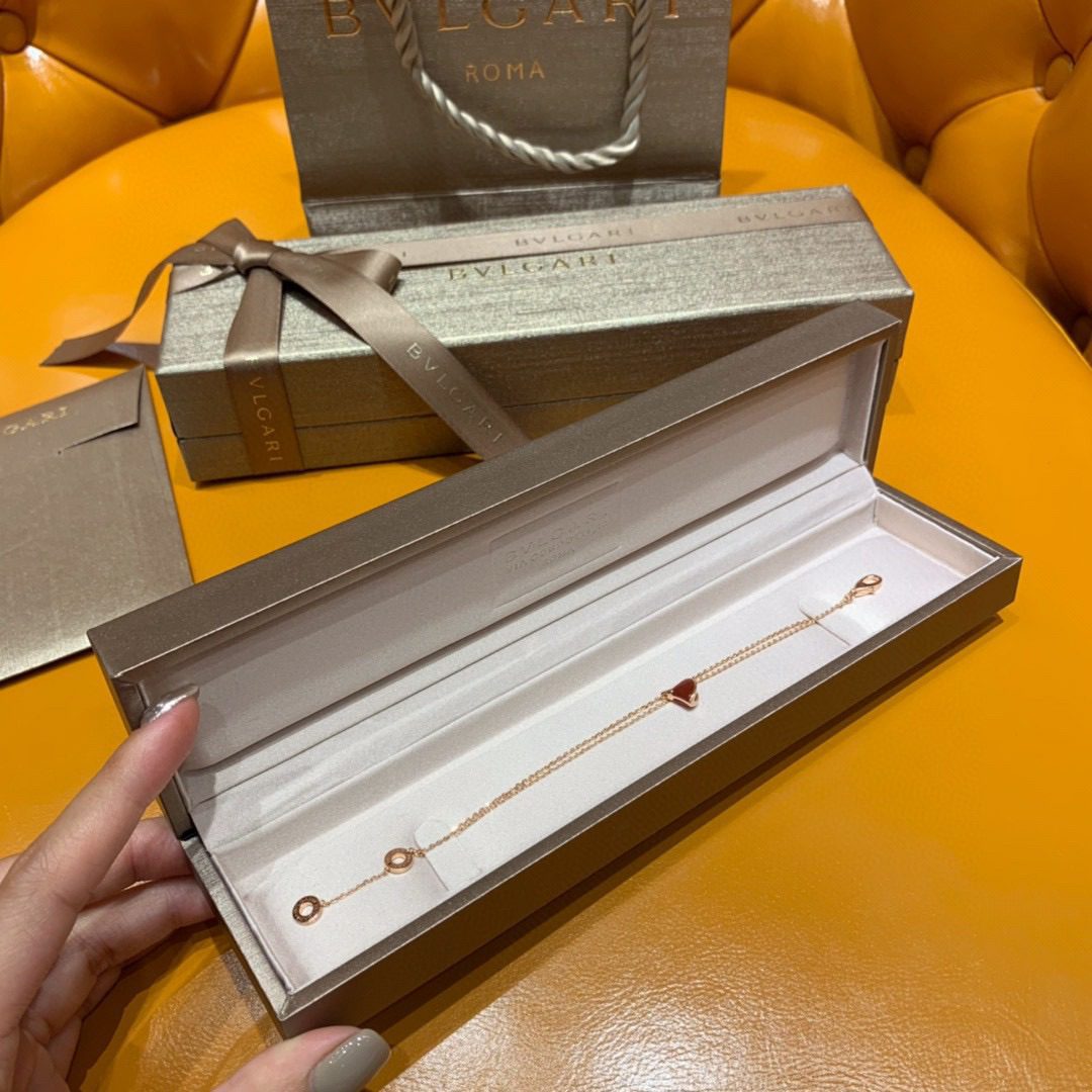 Bvlgari Divas’ Dream Bracelet view 3