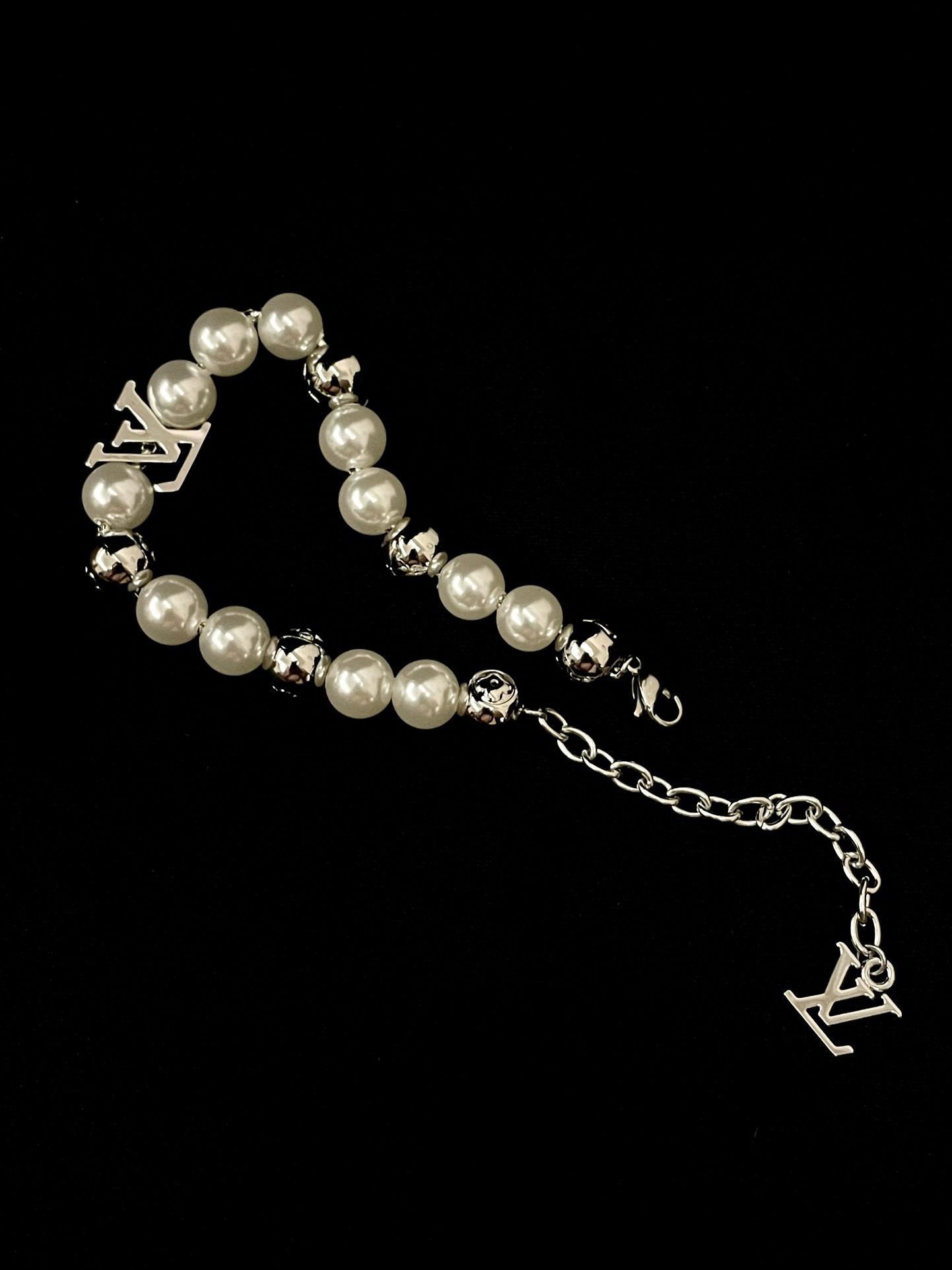 Louis Vuitton Pearl Bracelet view 4