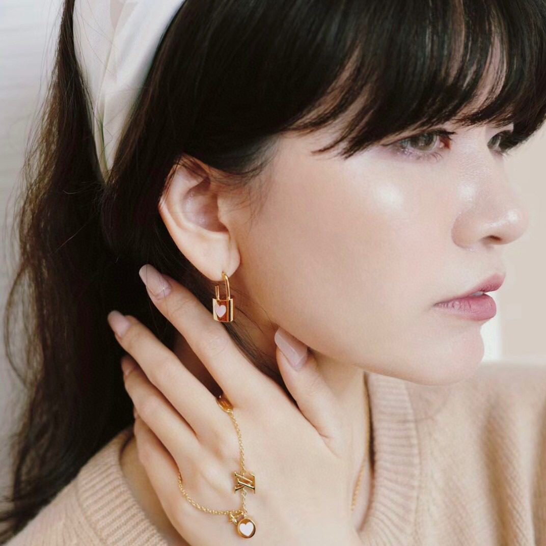 Louis Vuitton Pink Heart Earrings view 4