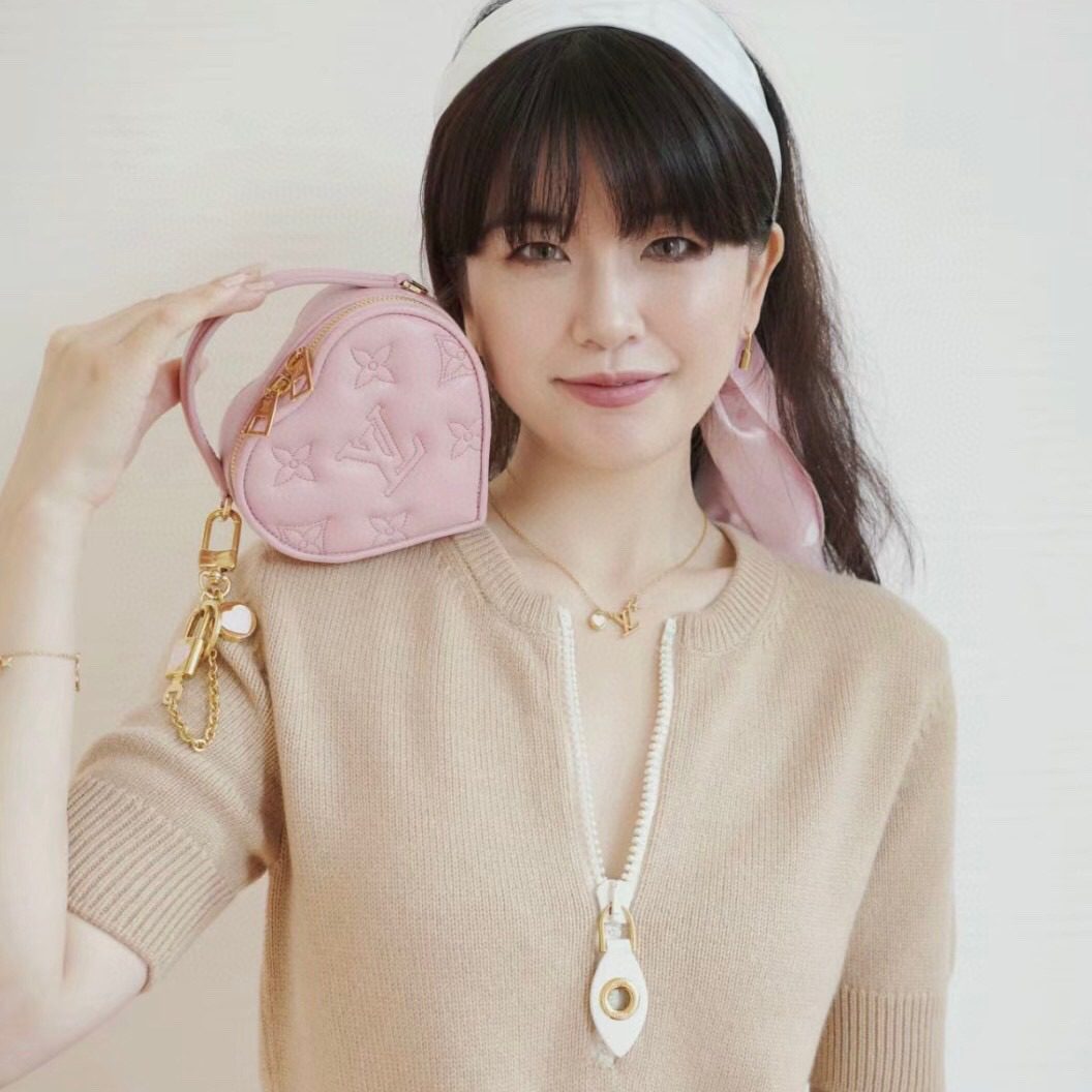 Louis Vuitton Pink Heart Earrings view 5