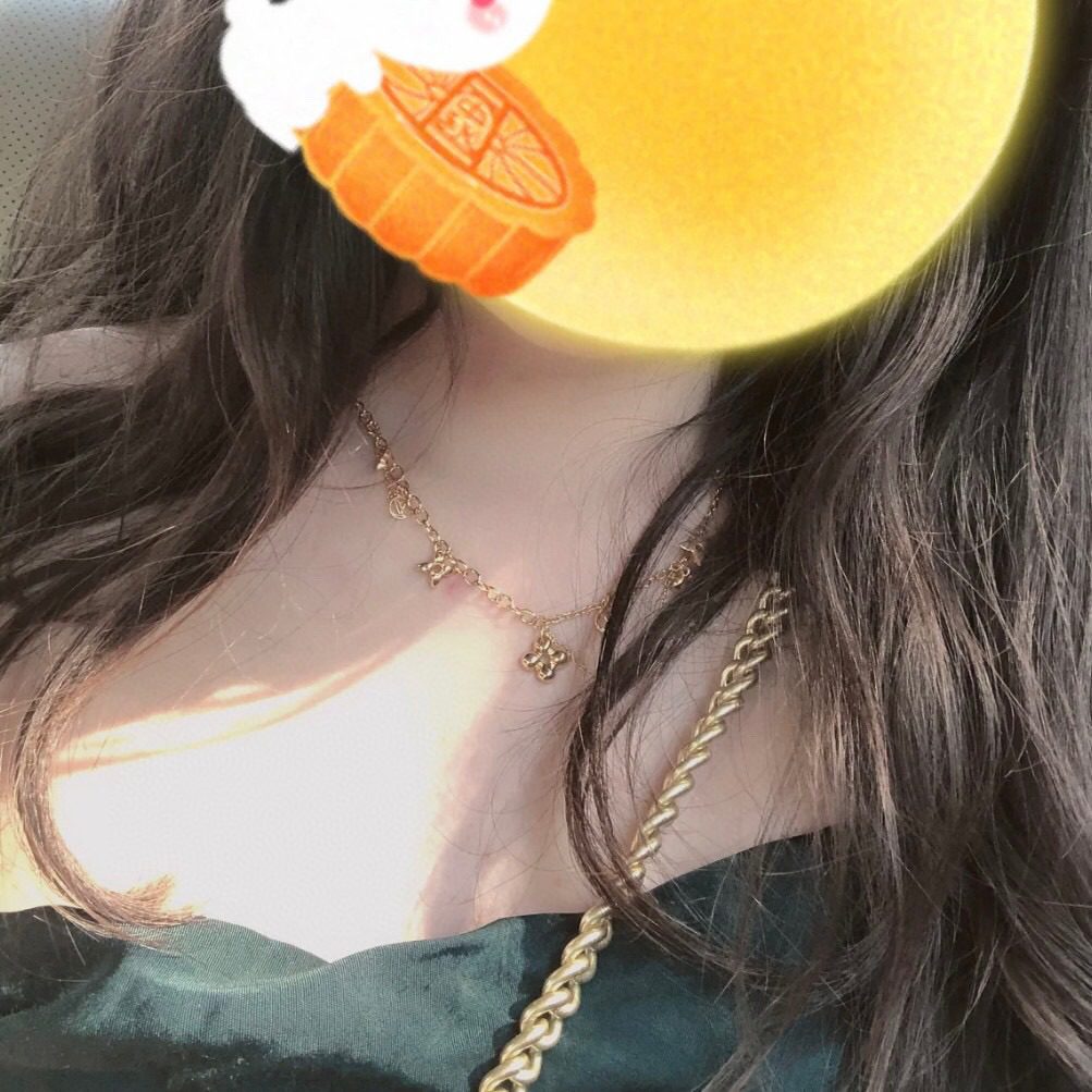 Louis Vuitton Blooming Necklace view 8