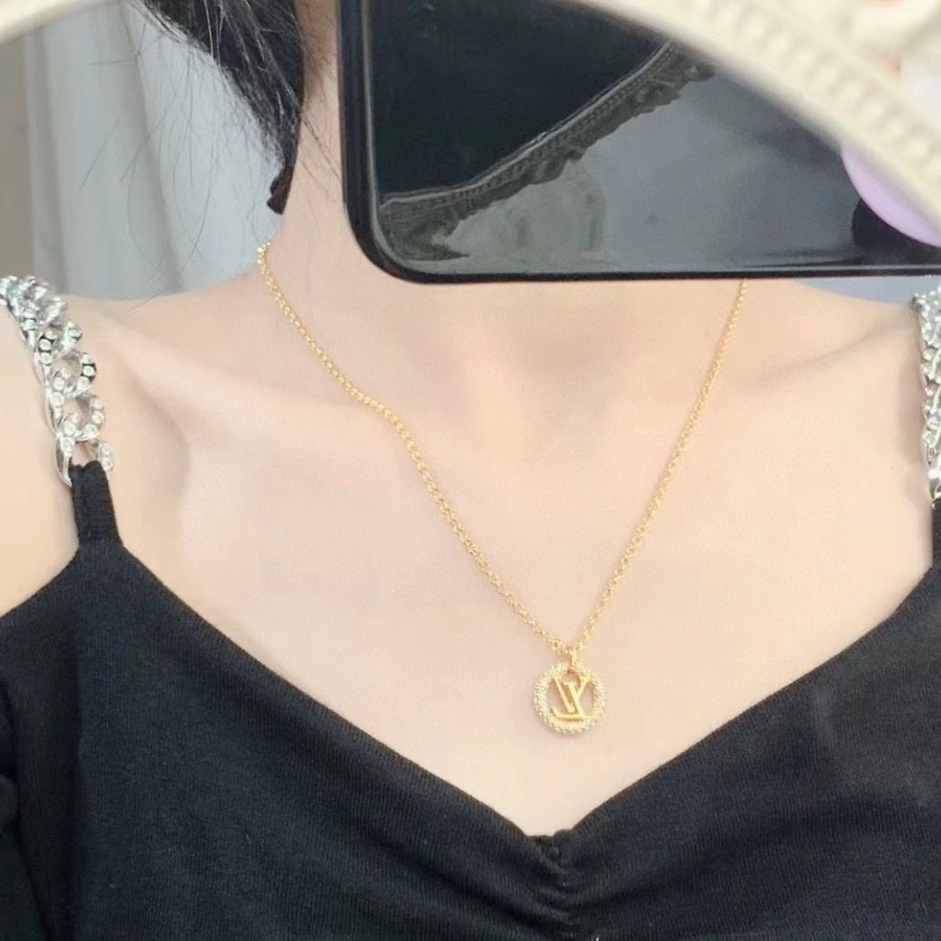 Louis Vuitton Louis By Night Necklace view 1