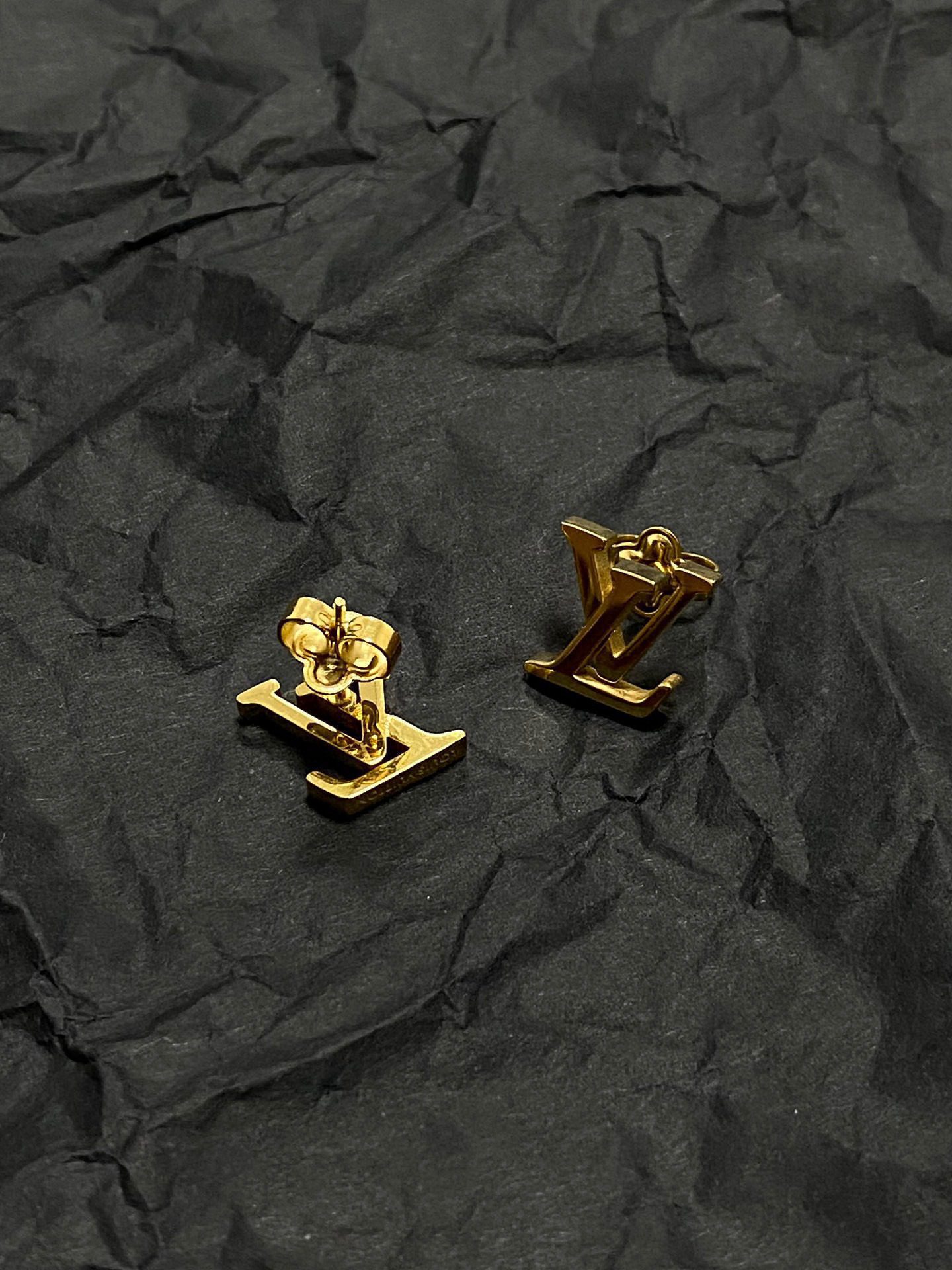 Louis Vuitton Stud Earrings view 4