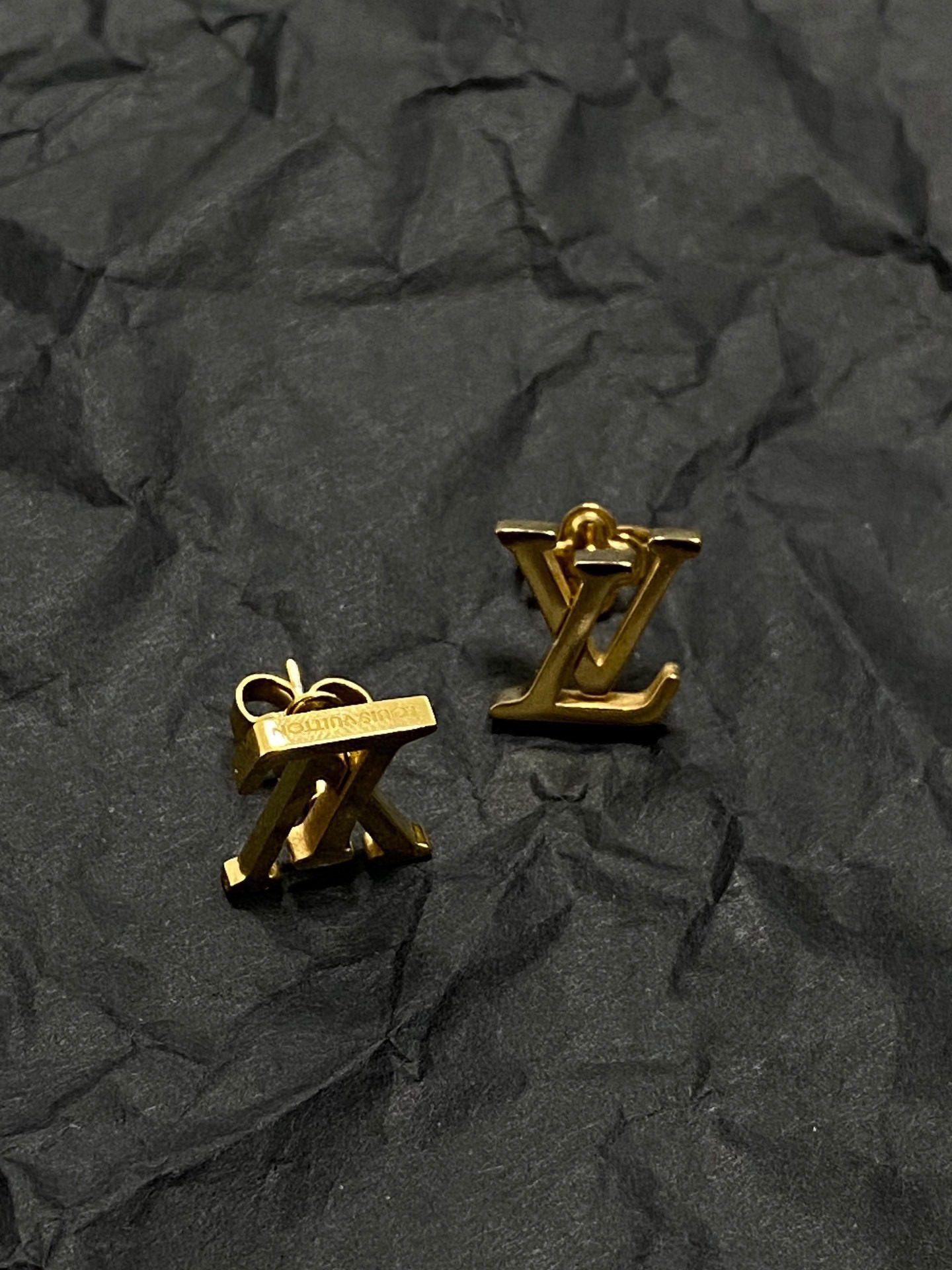Louis Vuitton Stud Earrings view 5