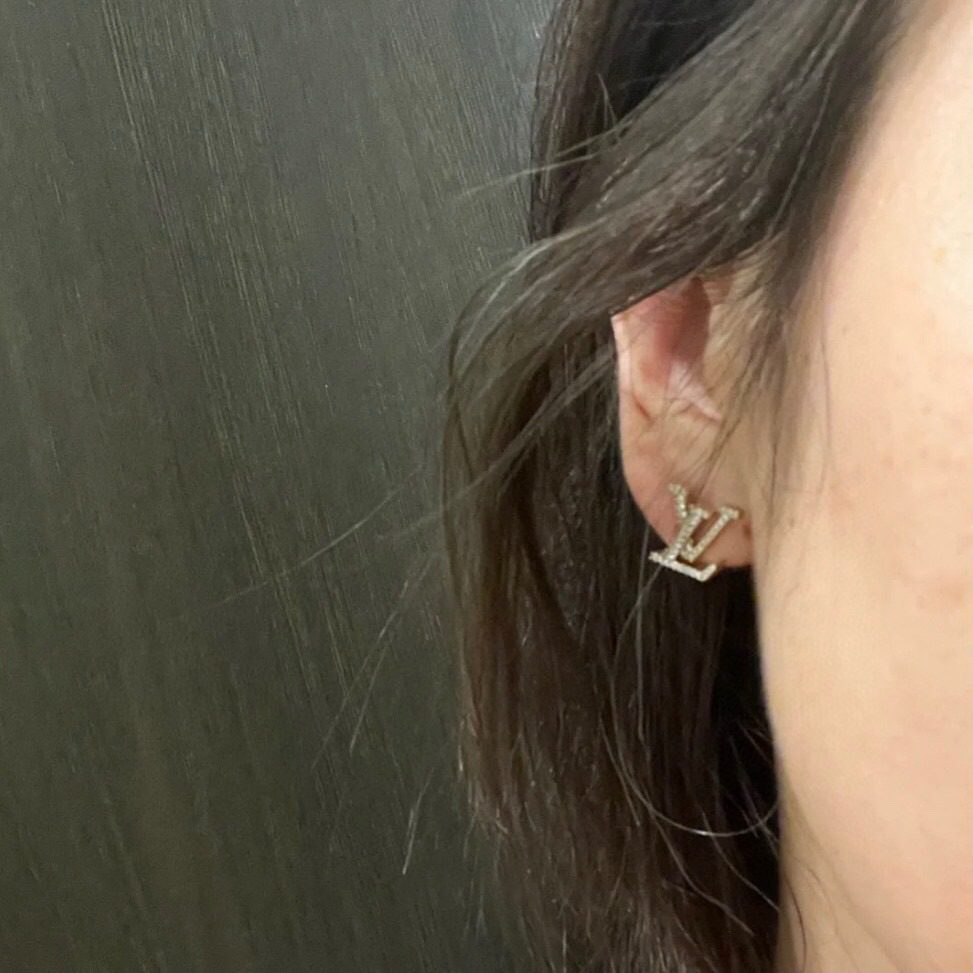 Louis Vuitton Diamond Stud Earrings view 1
