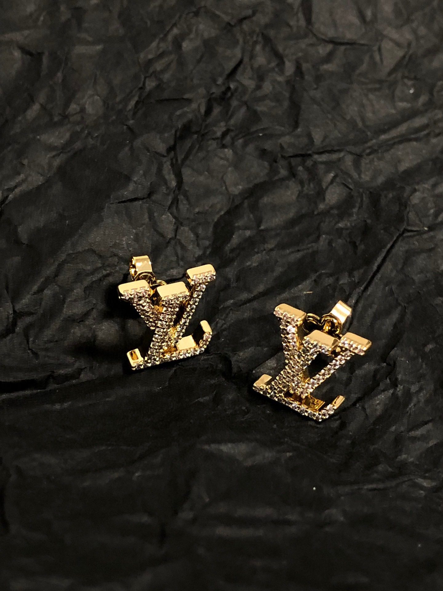 Louis Vuitton Diamond Stud Earrings view 2