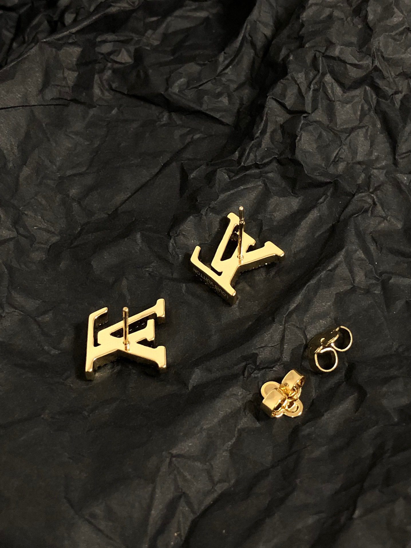 Louis Vuitton Diamond Stud Earrings view 4
