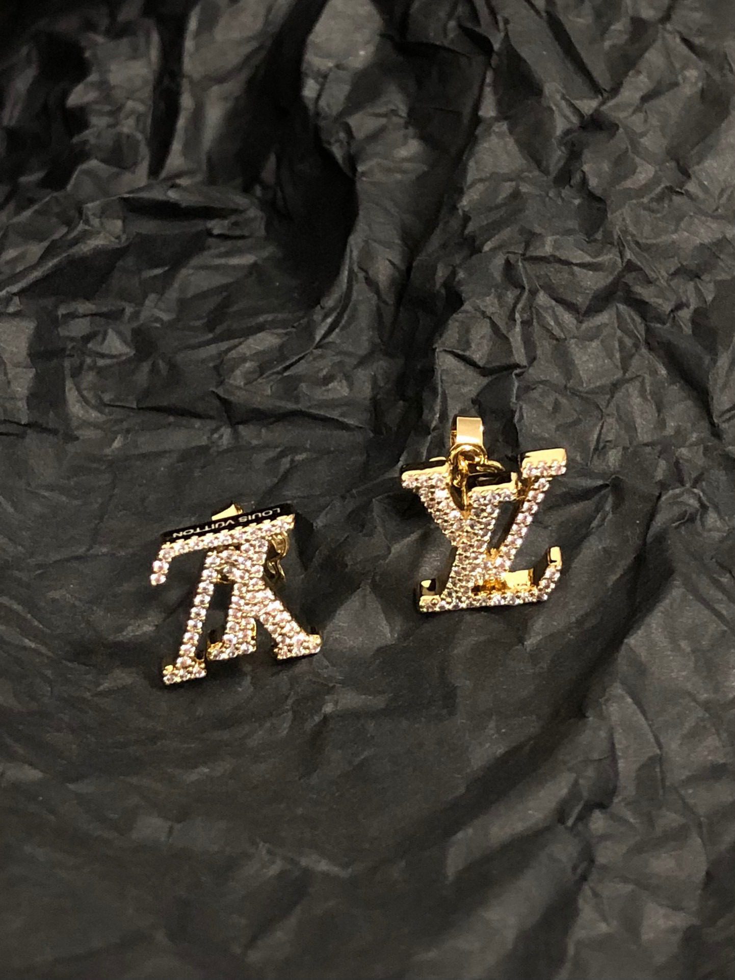 Louis Vuitton Diamond Stud Earrings view 5