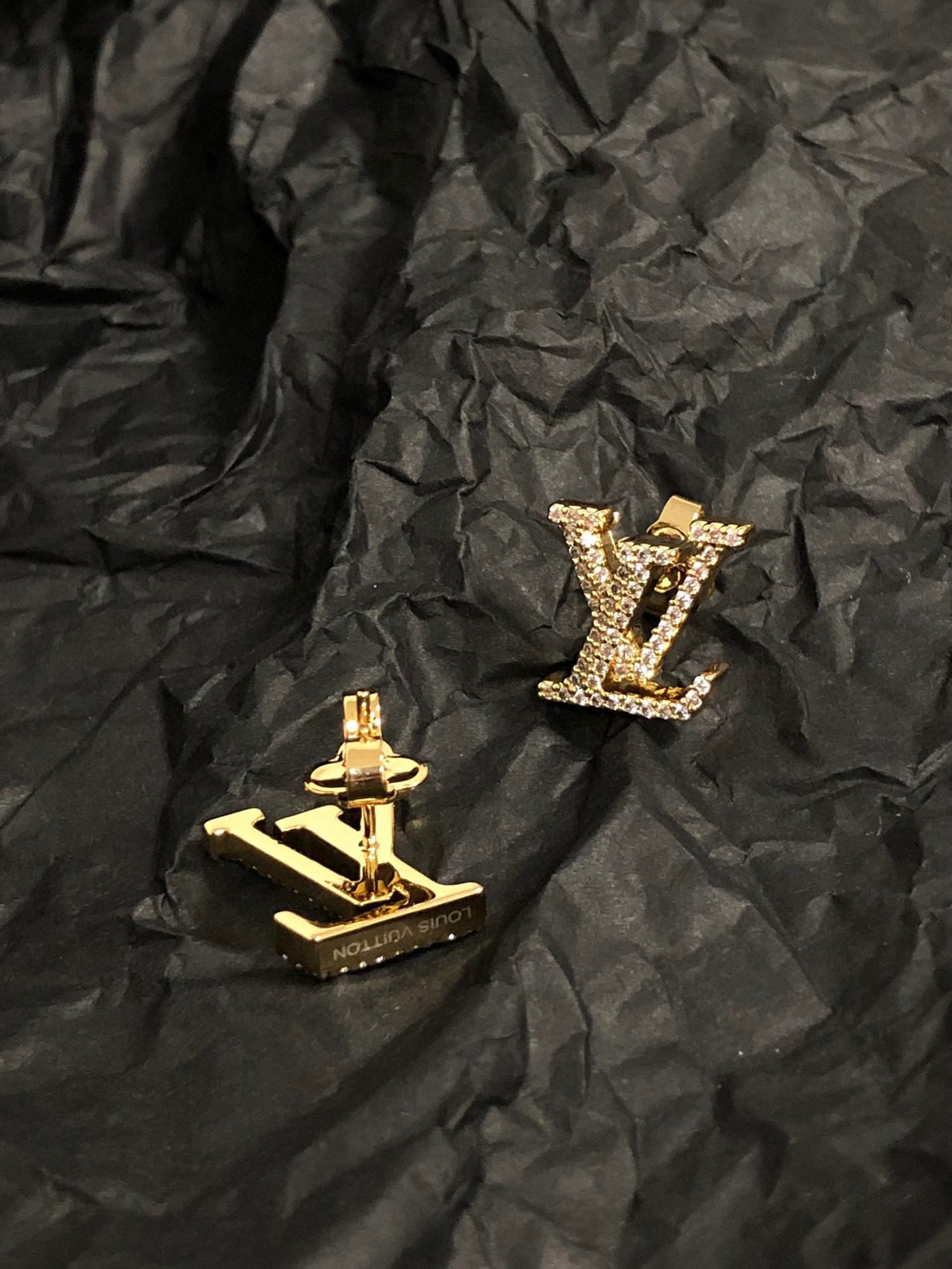 Louis Vuitton Diamond Stud Earrings view 6