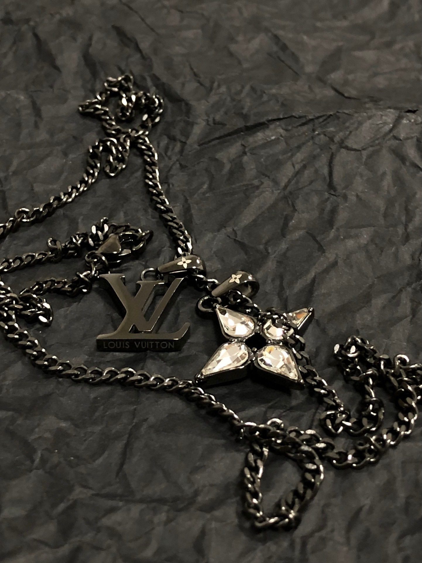 Louis Vuitton 22 Four-leaf clover Necklace view 1