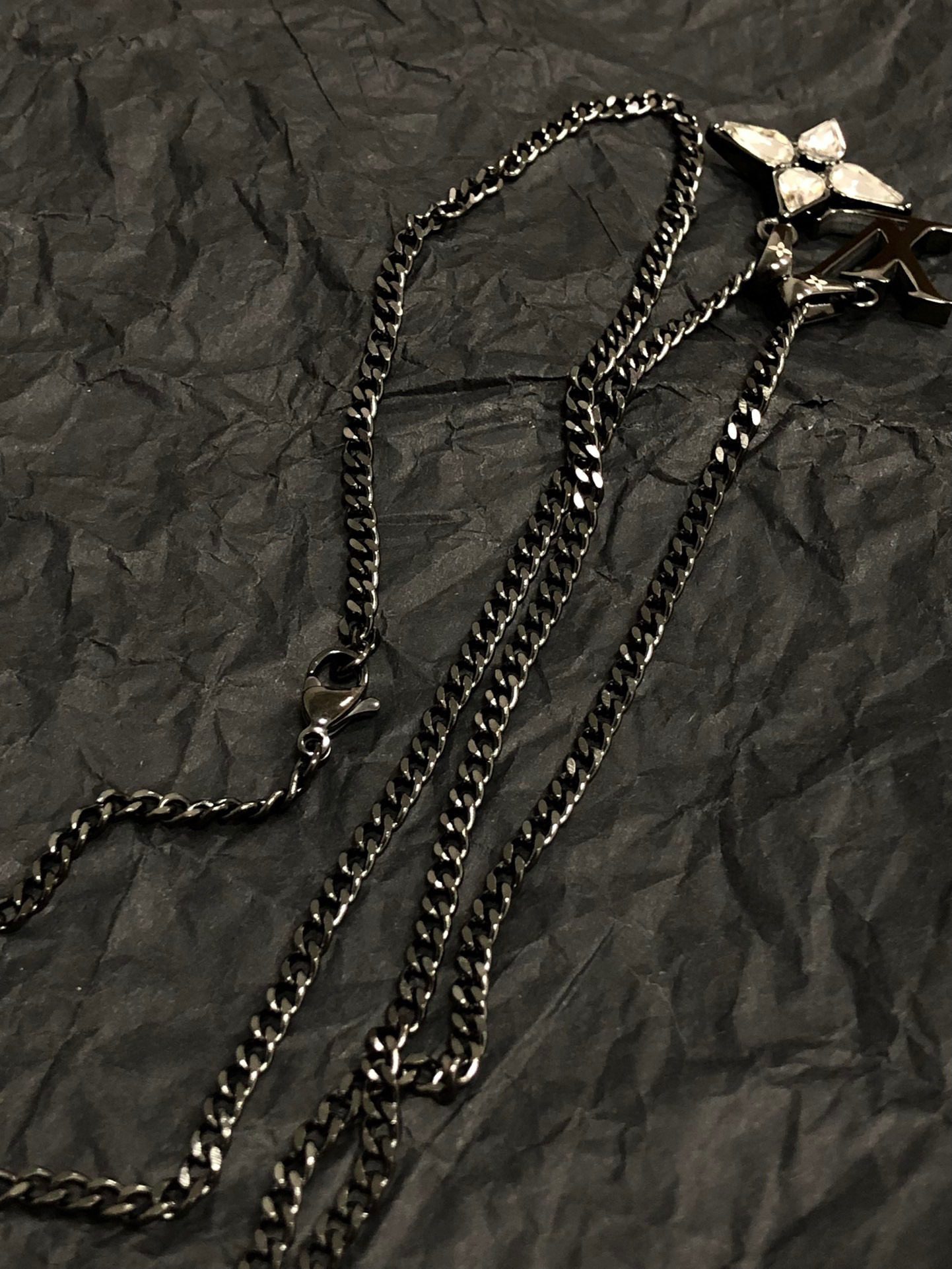 Louis Vuitton 22 Four-leaf clover Necklace view 7