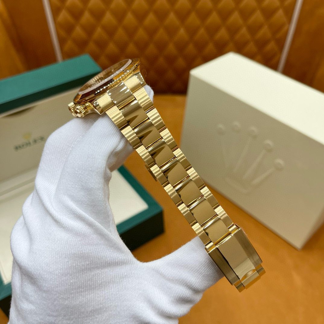 Rolex Cosmograph Daytona view 8