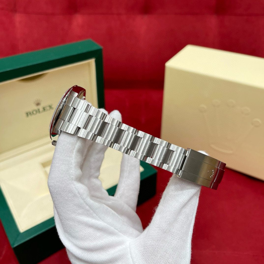 Rolex Oyster Perpetual view 5