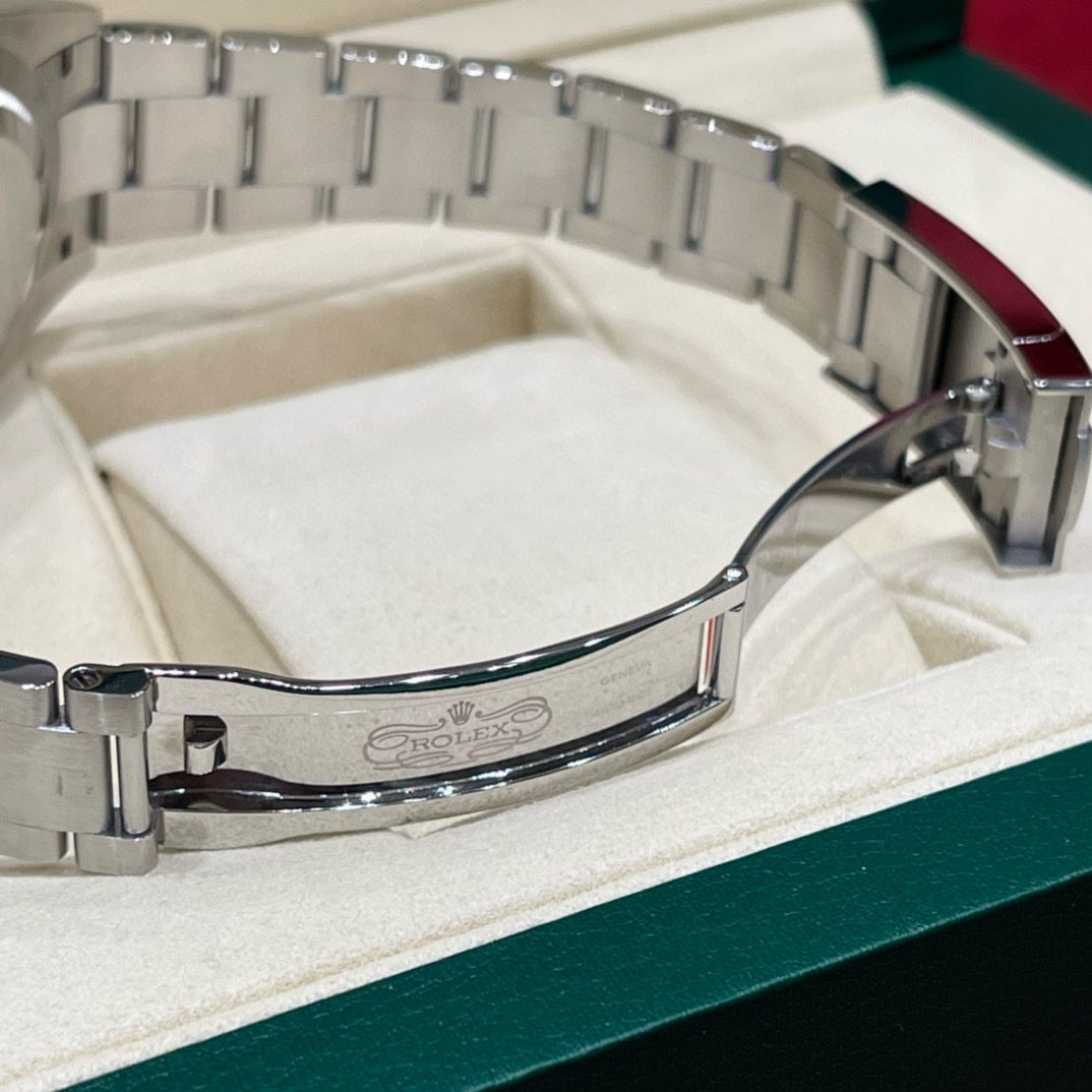 Rolex Oyster Perpetual view 9