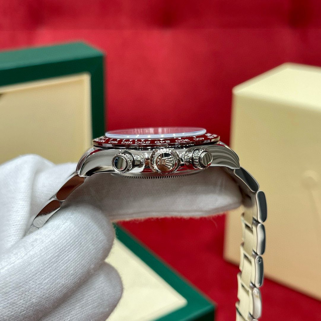 Rolex Cosmograph Daytona view 4