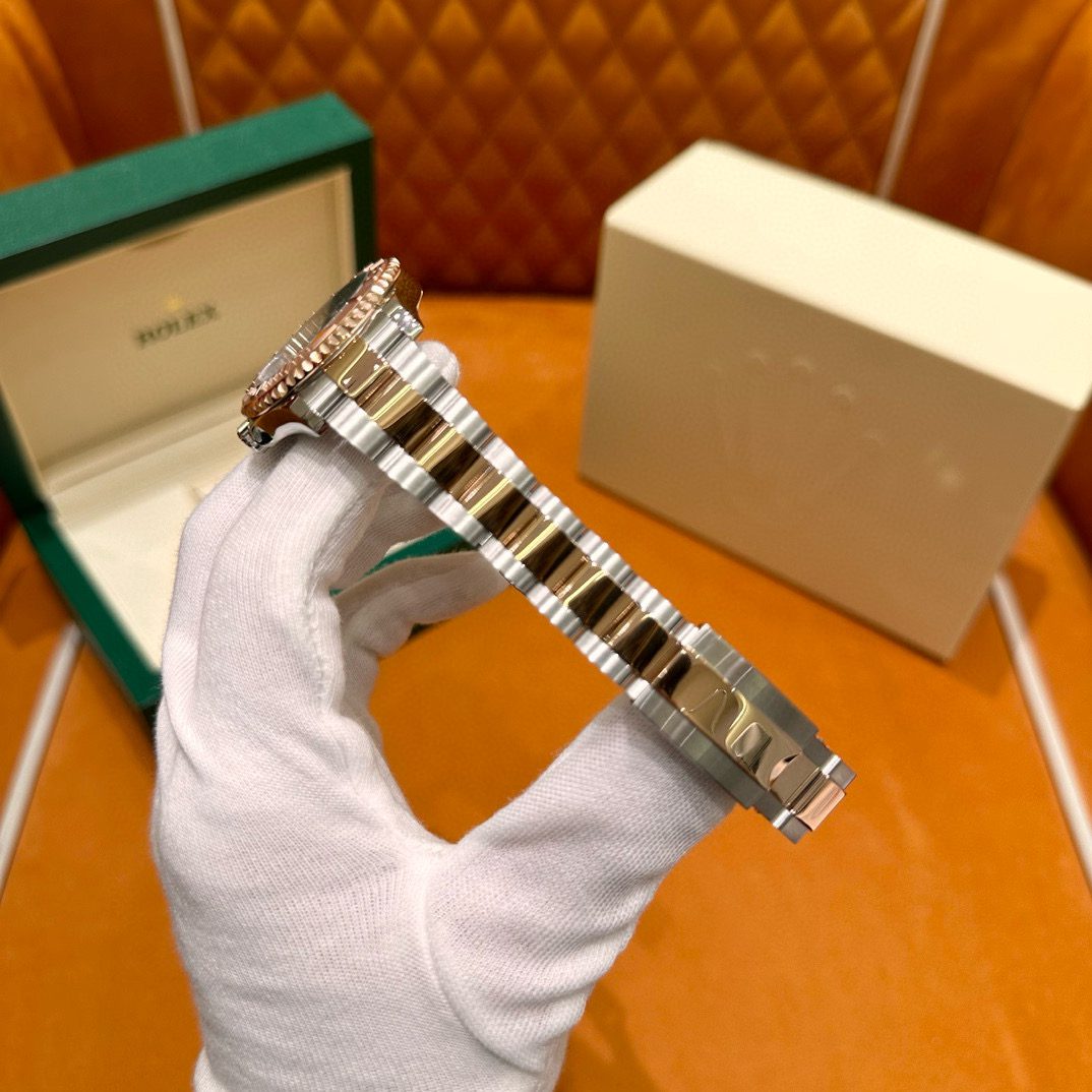 Rolex Yacht-Master 37 view 7