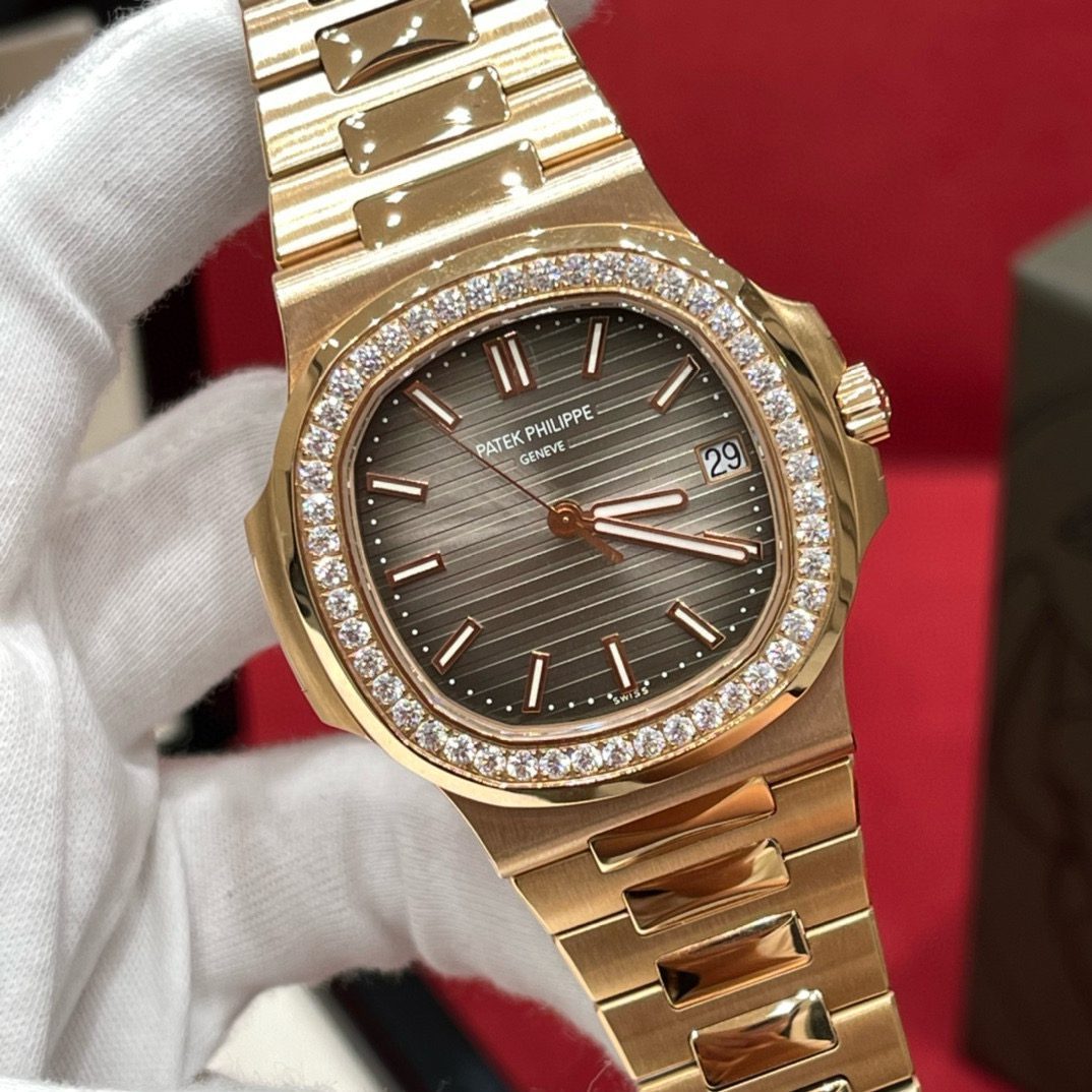 Patek Philippe 5711/1a-001 view 1
