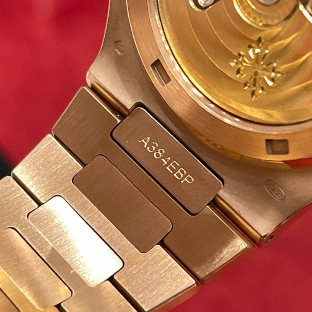 Patek Philippe 5711/1a-001 view 12