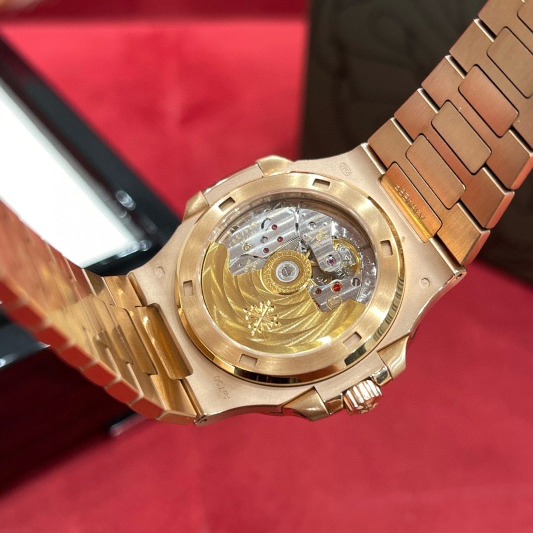 Patek Philippe 5711/1a-001 view 7