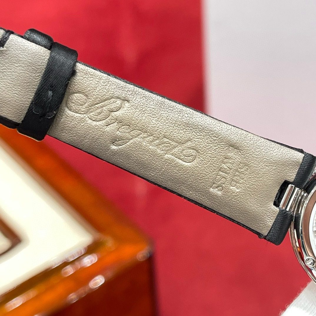 Breguet Reine de Naples 8928br view 15
