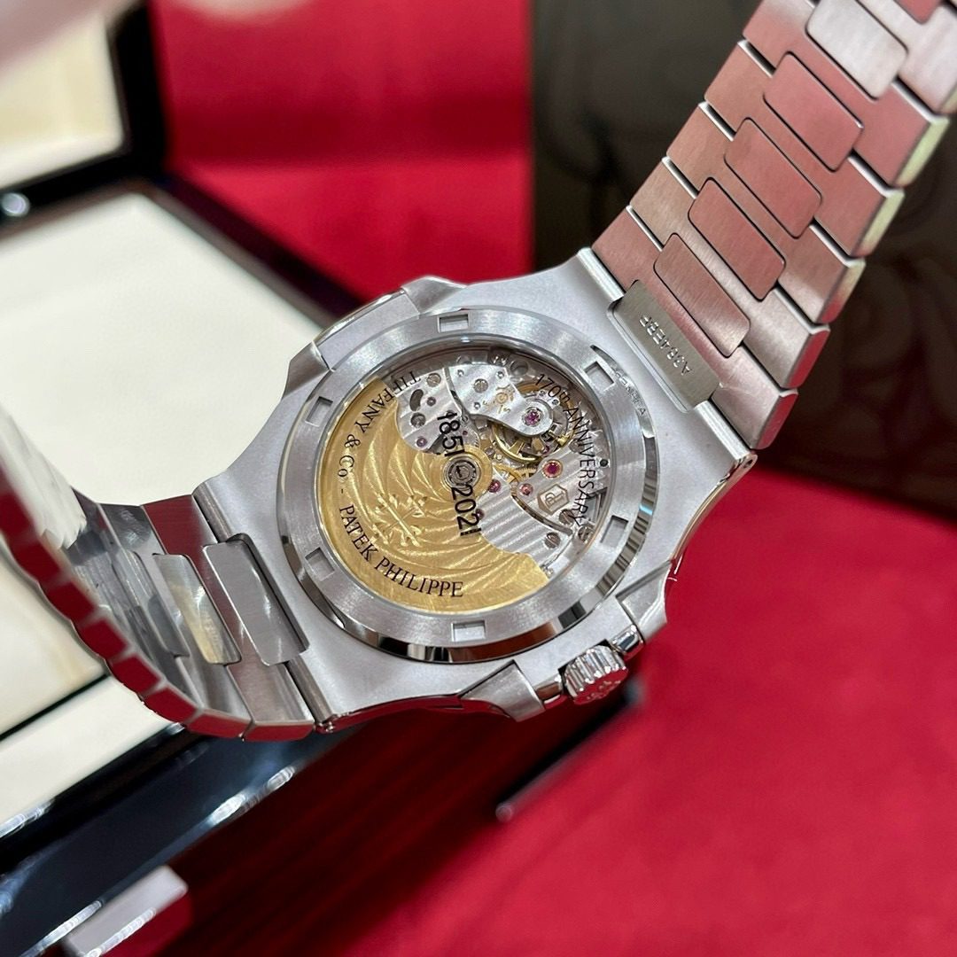 Patek Philippe Tiffany&Co 5711/1a-018 view 10