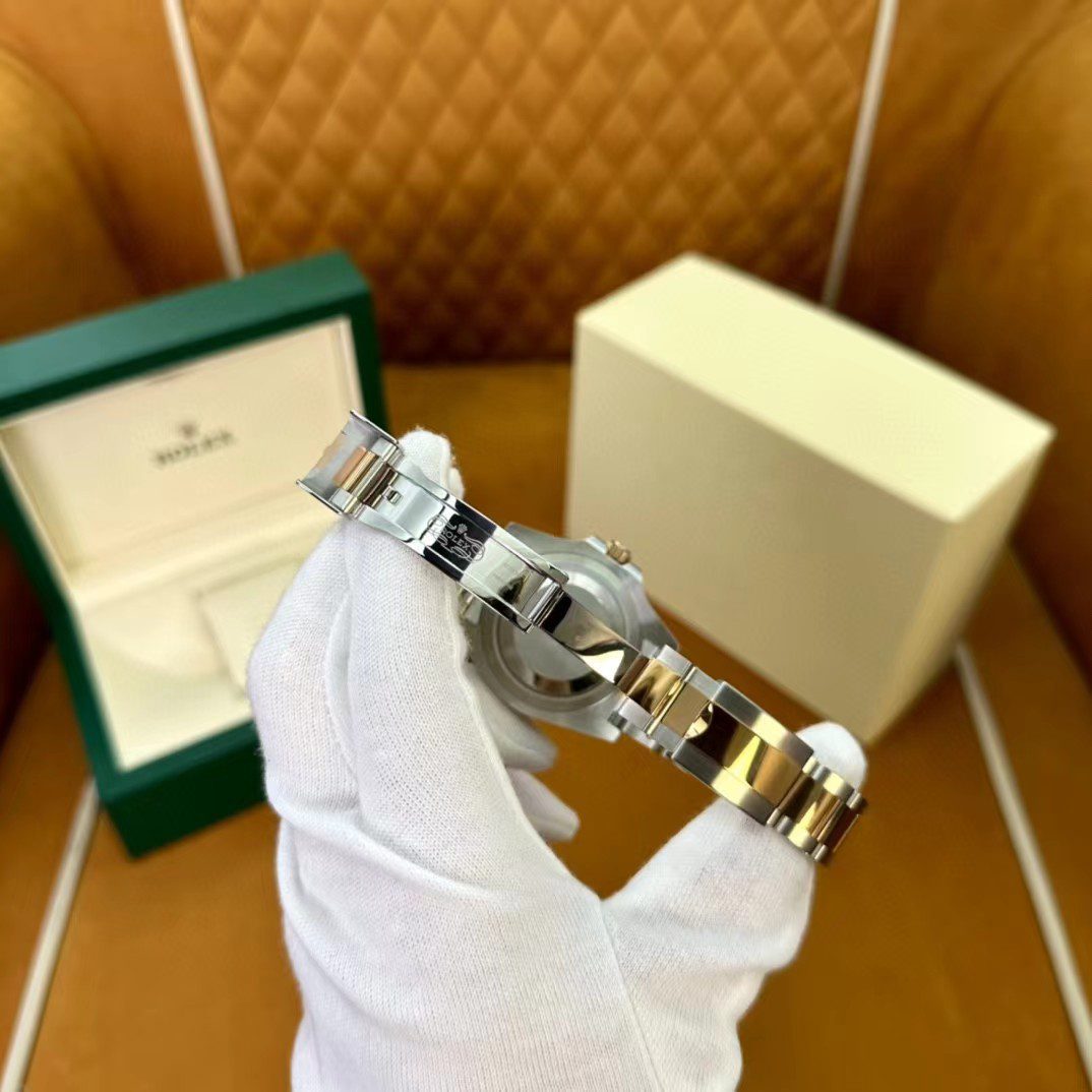 Rolex GMT-Master II view 4