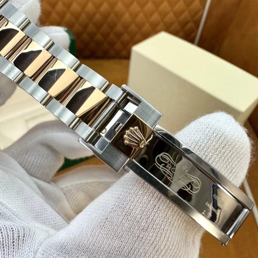 Rolex GMT-Master II view 8
