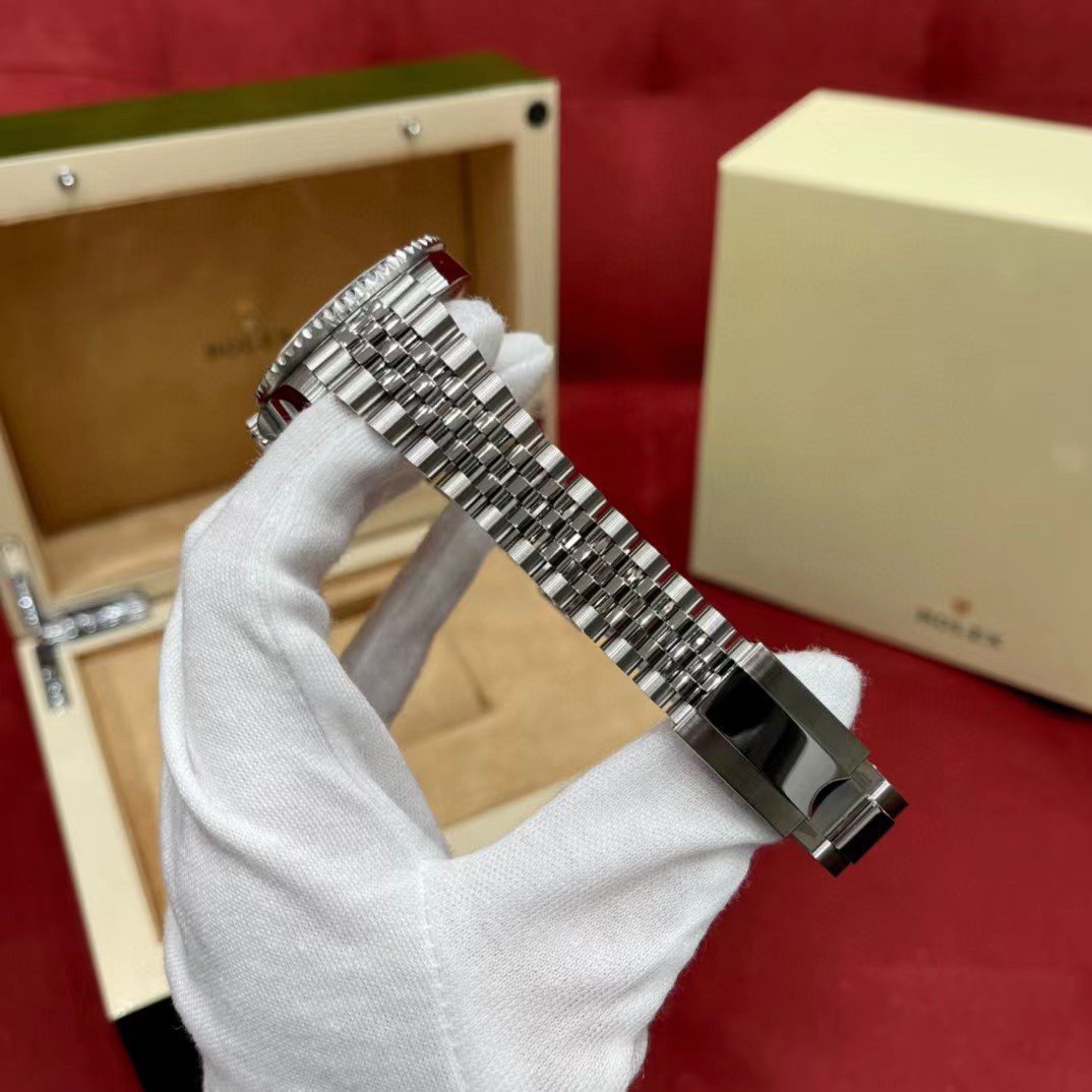Rolex GMT-Master II view 6