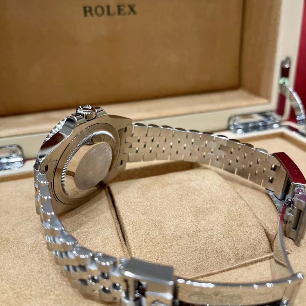 Rolex GMT-Master II view 9