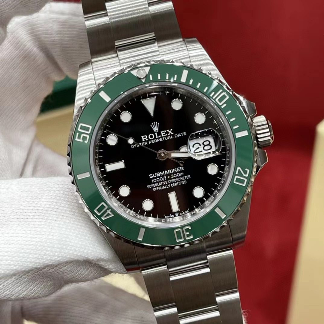 Rolex Submariner DATE Oyster 126610LV view 1