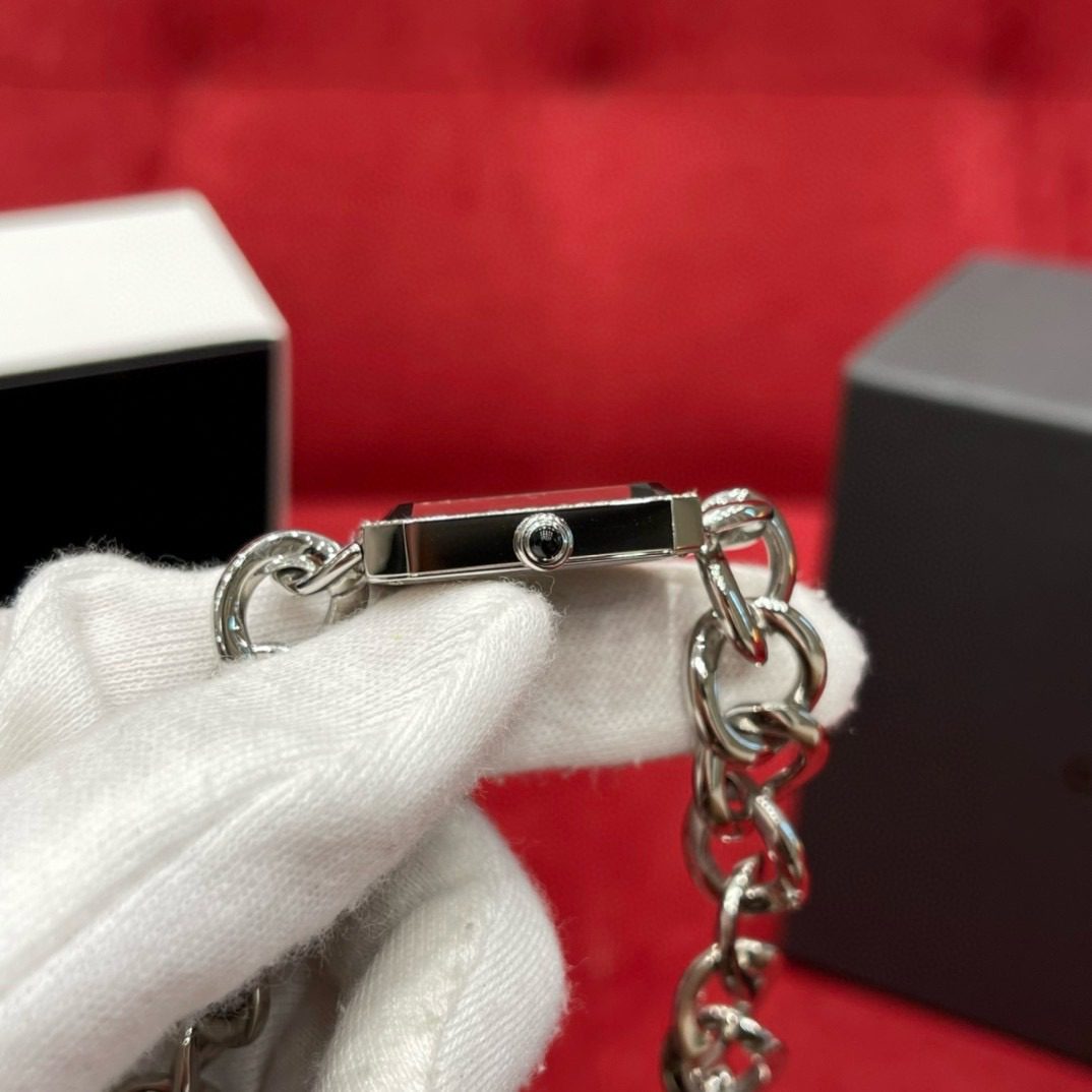 Chanel PremièRe Gourmette Chain Watch view 4