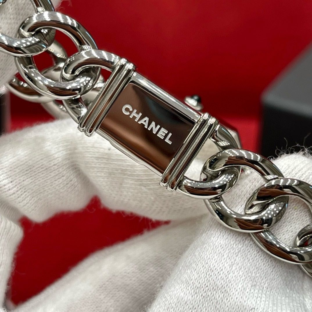 Chanel PremièRe Gourmette Chain Watch view 9