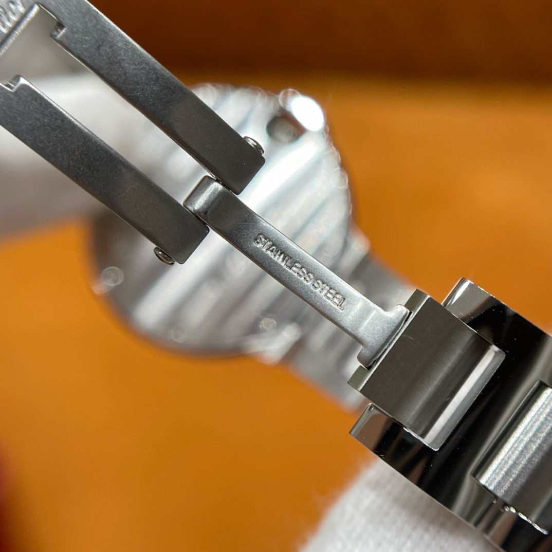 Cartier Ballon Bleu De Watch view 10