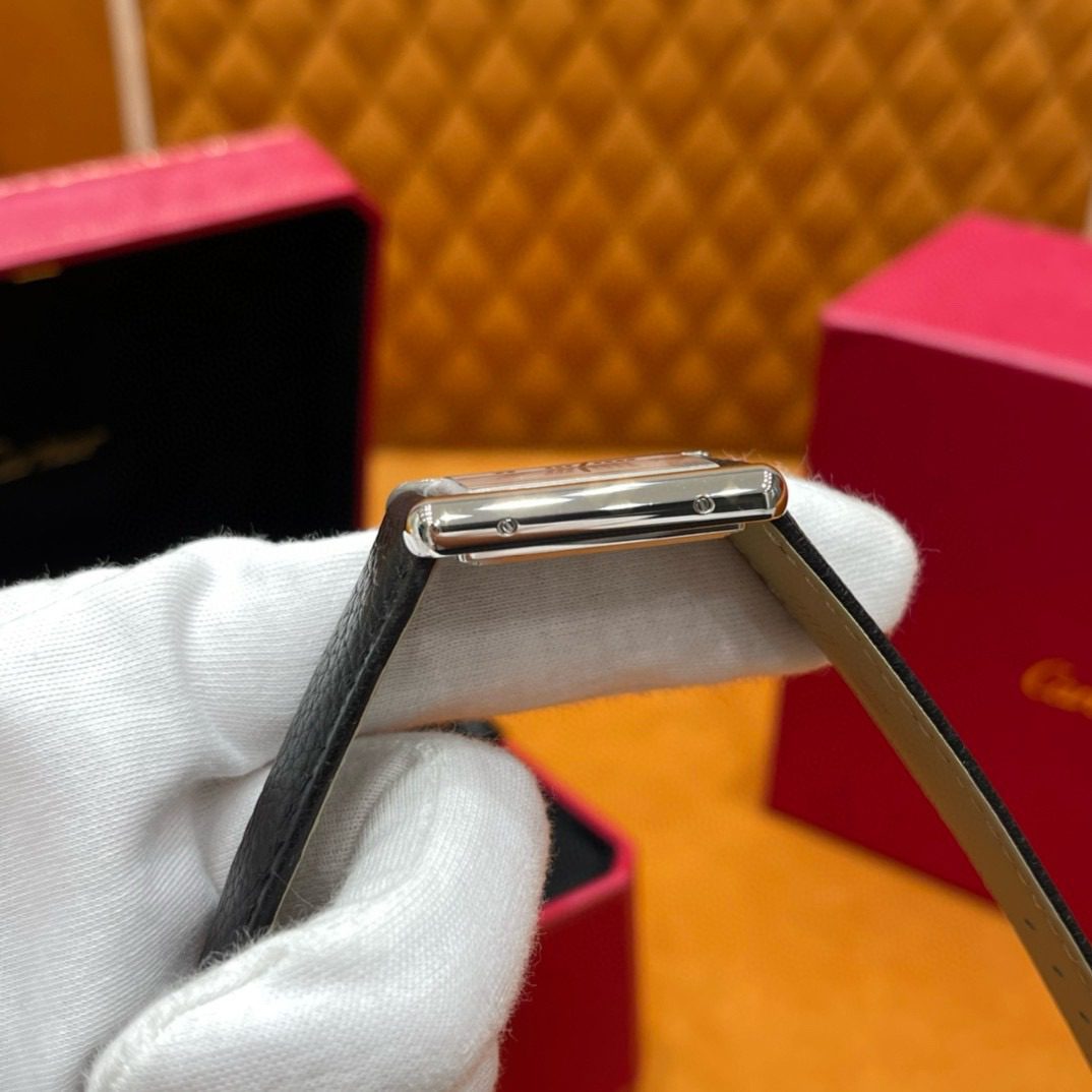 Cartier Tank Must Watch view 11