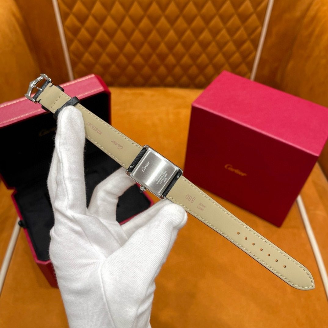 Cartier Tank Must Watch view 13