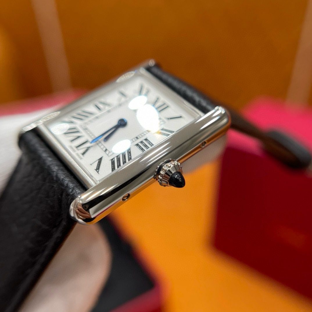 Cartier Tank Must Watch view 6
