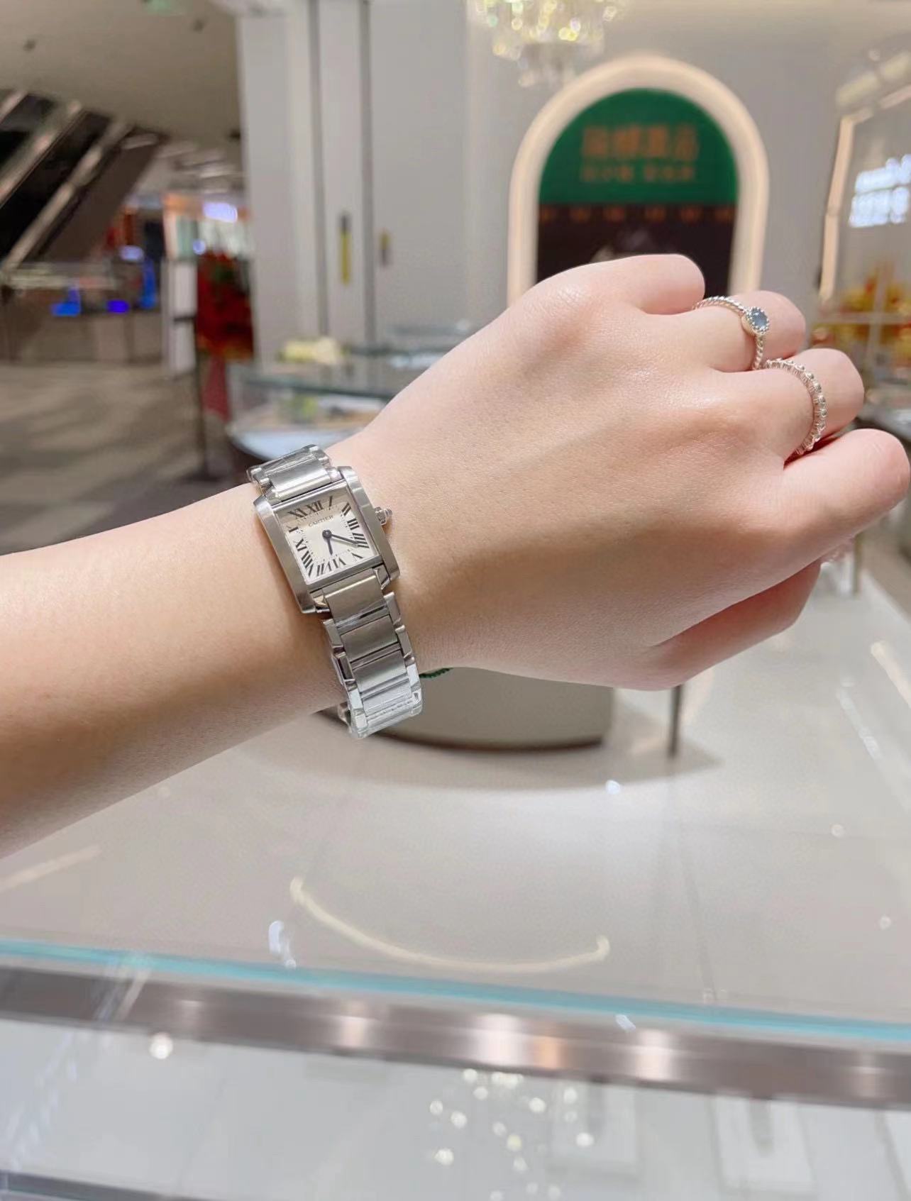 Cartier Tank Must Watch view 1