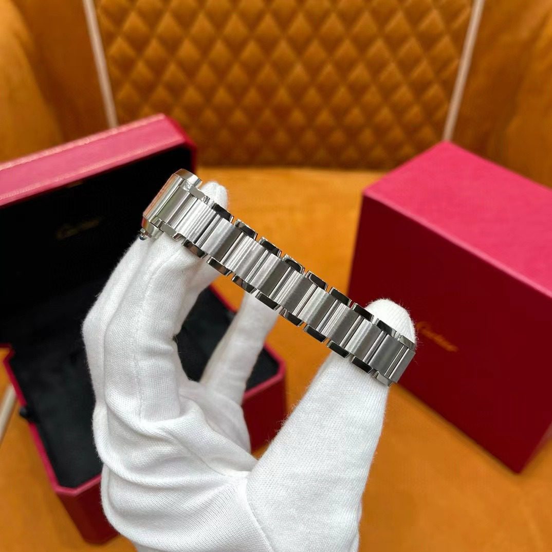 Cartier Tank Must Watch view 12