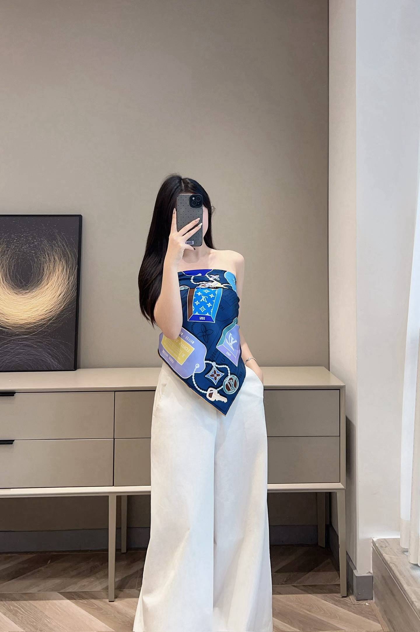 Louis Vuitton Square silk scarf view 3