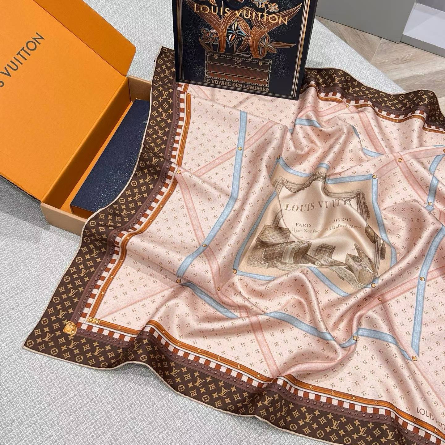Louis Vuitton Square silk scarf view 9