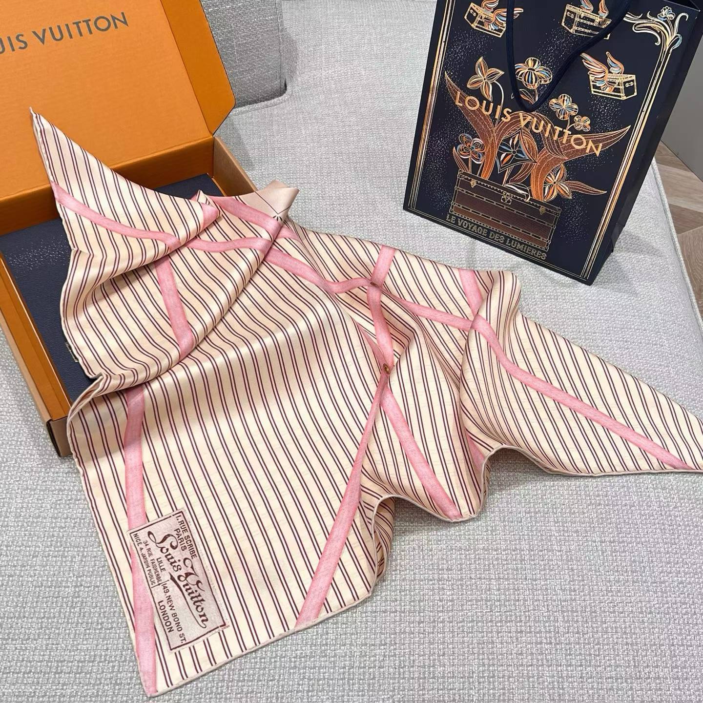 Louis Vuitton Square silk scarf view 8