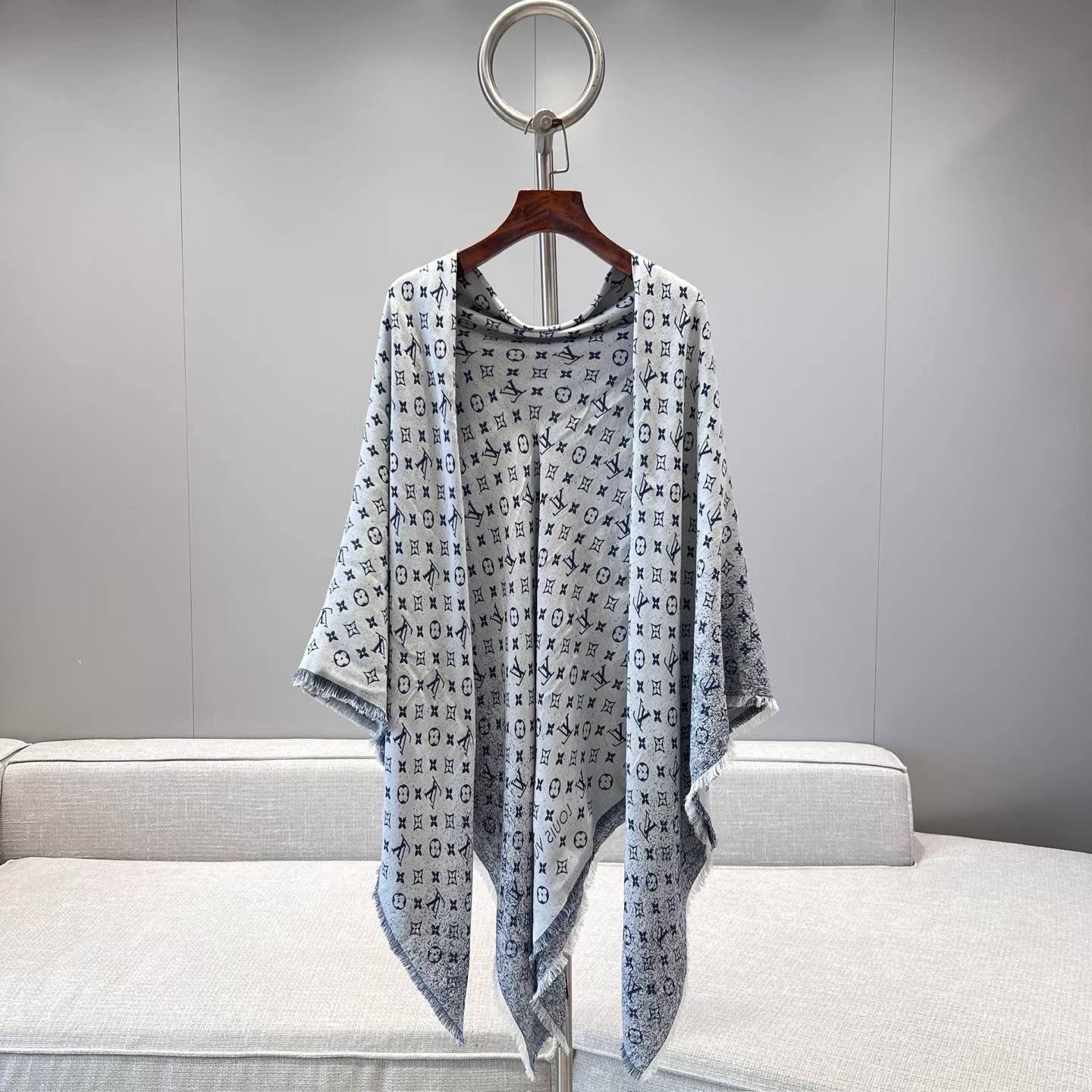Louis Vuitton Square scarf view 4