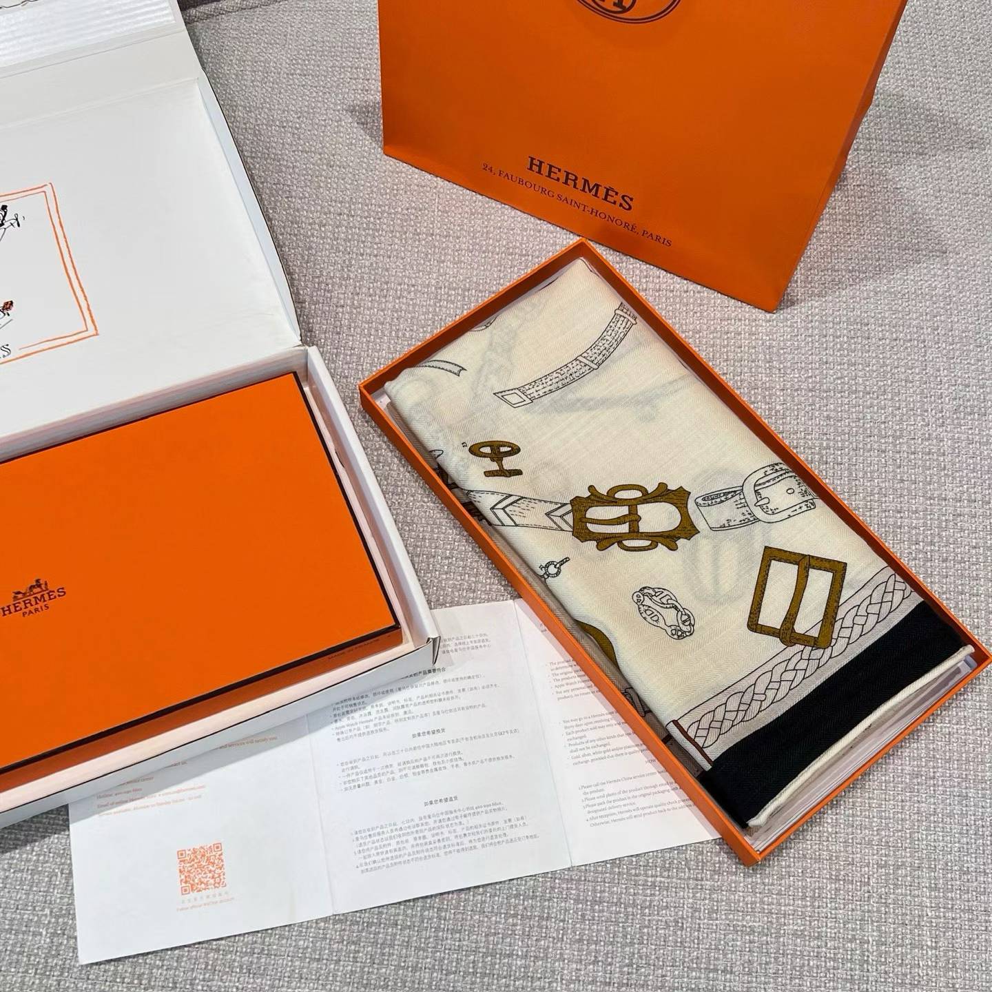 Hermès square towel view 20