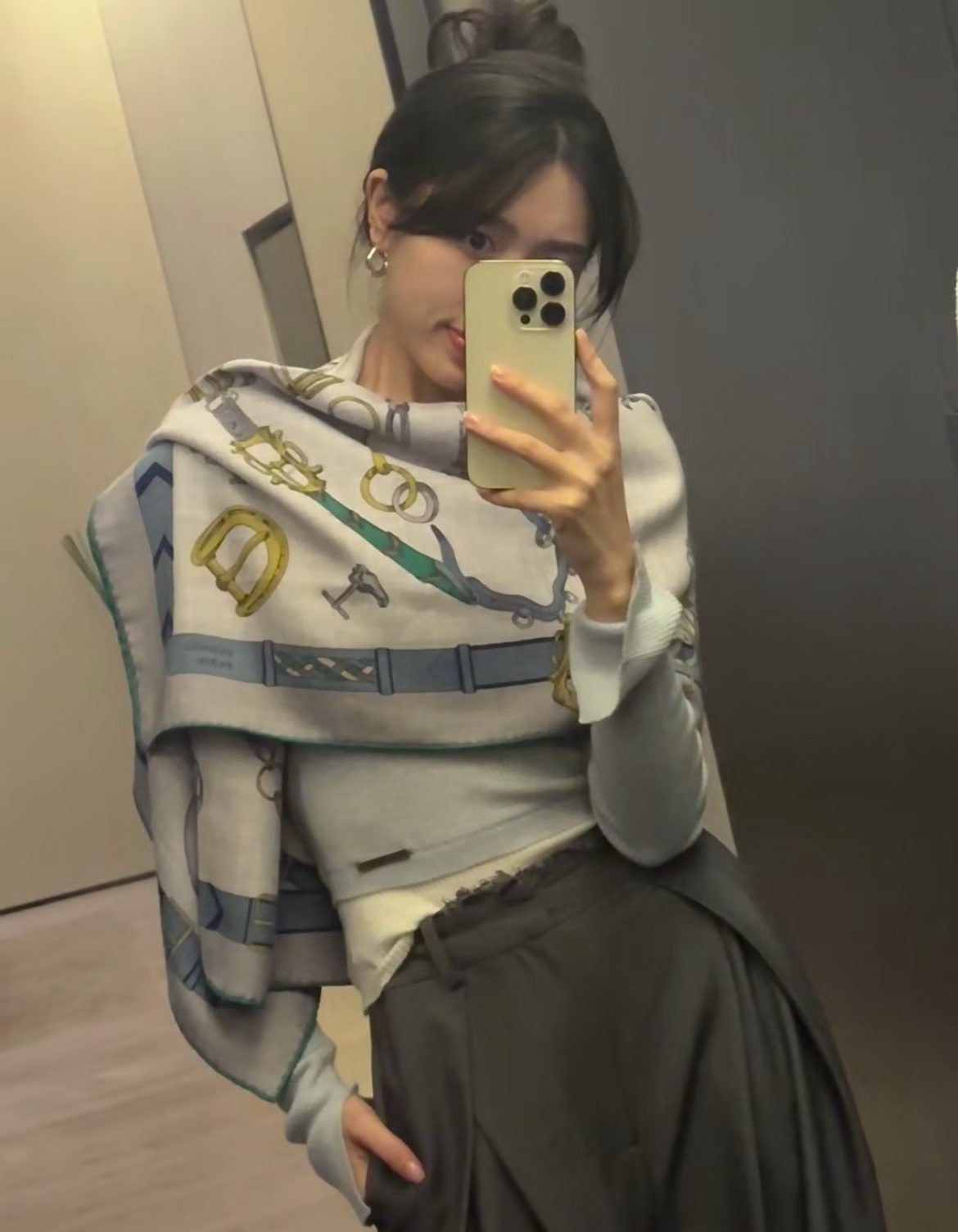 Hermès square towel view 5